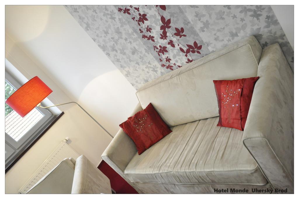 Hotel Monde Uhersky Brod Exterior photo